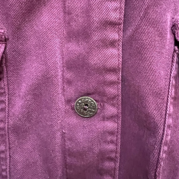 Vintage purple button up, with decorative buttons - Picture 3 of 4